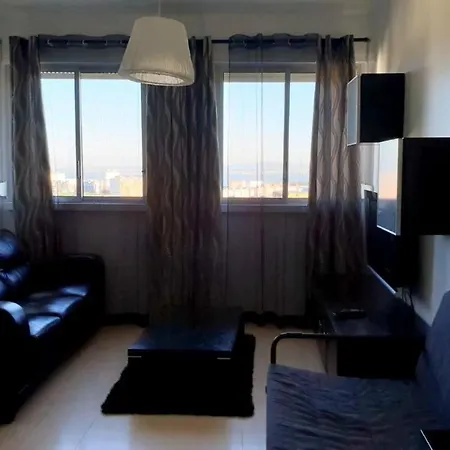 With 3 Bedrooms In With Wifi 23 Km From The Beach Appartement