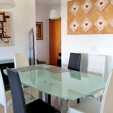 With 3 Bedrooms In With Wifi 23 Km From The Beach Lisboa